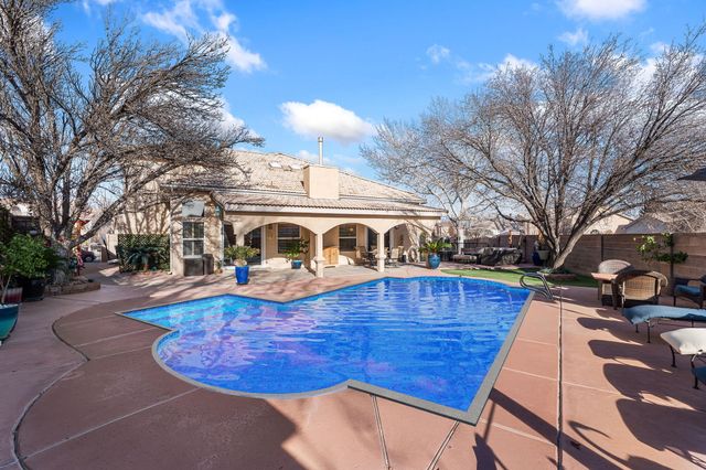8101 Rancho Lago Court NW, Albuquerque, NM 87120