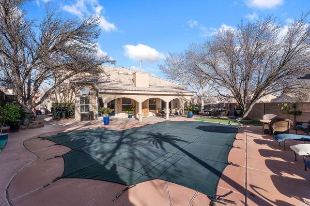 8101 Rancho Lago Court NW, Albuquerque, NM 87120
