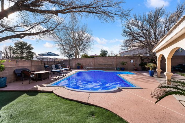 8101 Rancho Lago Court NW, Albuquerque, NM 87120