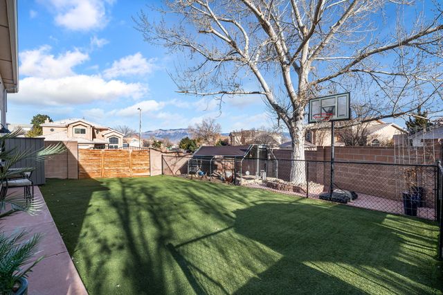 8101 Rancho Lago Court NW, Albuquerque, NM 87120