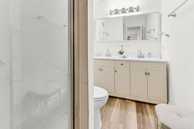 7100 W 95th Street 111, Oak Lawn, IL 60453