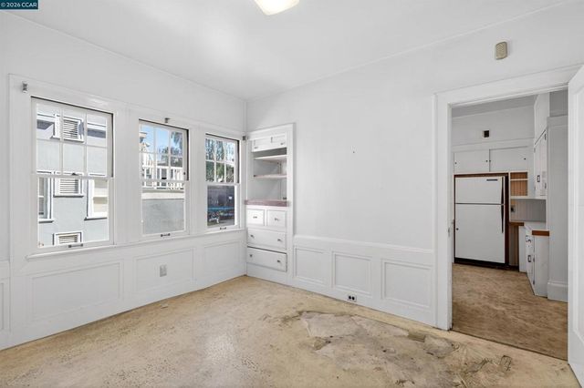 3824 Lakeshore Ave, Oakland, CA 94610