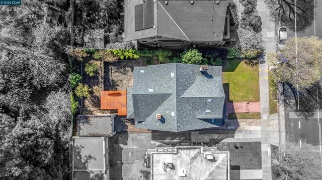 3824 Lakeshore Ave, Oakland, CA 94610