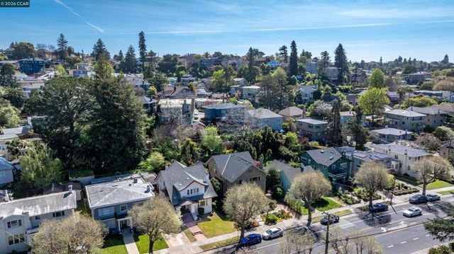 3824 Lakeshore Ave, Oakland, CA 94610