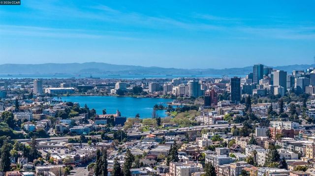 3824 Lakeshore Ave, Oakland, CA 94610