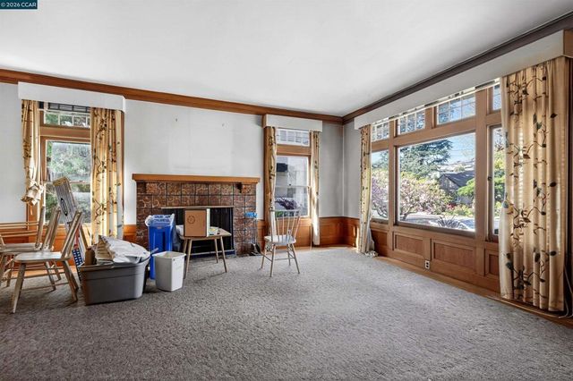 3824 Lakeshore Ave, Oakland, CA 94610