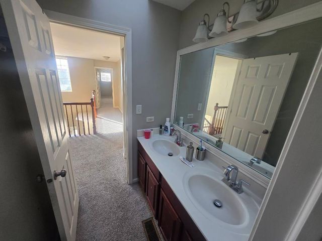 2710 Stonebridge Drive, Plainfield, IL 60586