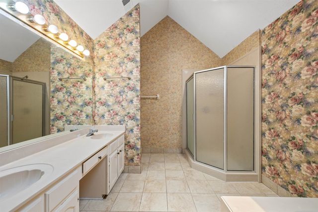 8925 LEAF TRAIL CV, Memphis, TN 38018