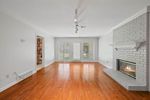 8925 LEAF TRAIL CV, Memphis, TN 38018