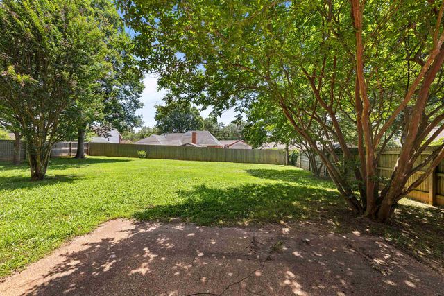 8925 LEAF TRAIL CV, Memphis, TN 38018