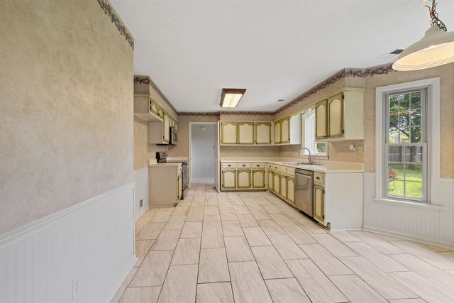 8925 LEAF TRAIL CV, Memphis, TN 38018