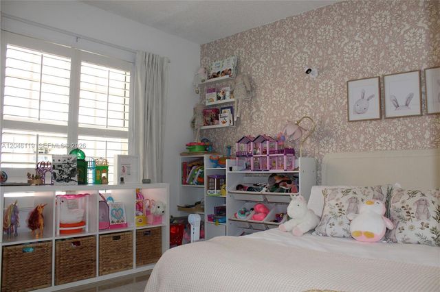 312 Bridgeton Road, Weston, FL 33326