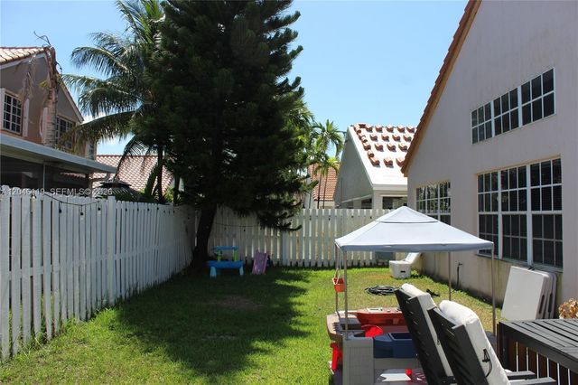 312 Bridgeton Road, Weston, FL 33326