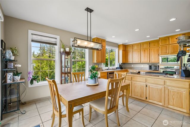 33 Zermatt Court, Camano Island, WA 98282