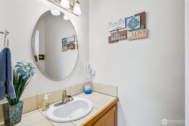 33 Zermatt Court, Camano Island, WA 98282