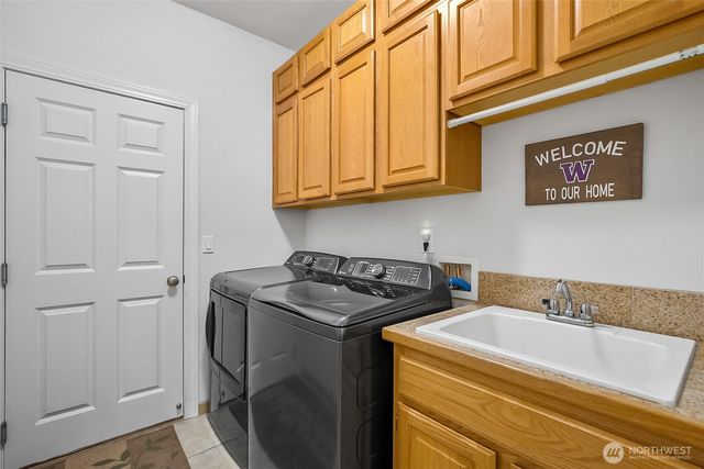 33 Zermatt Court, Camano Island, WA 98282