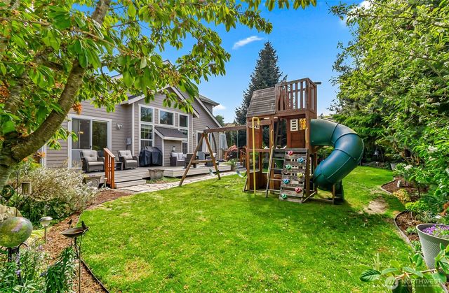 33 Zermatt Court, Camano Island, WA 98282