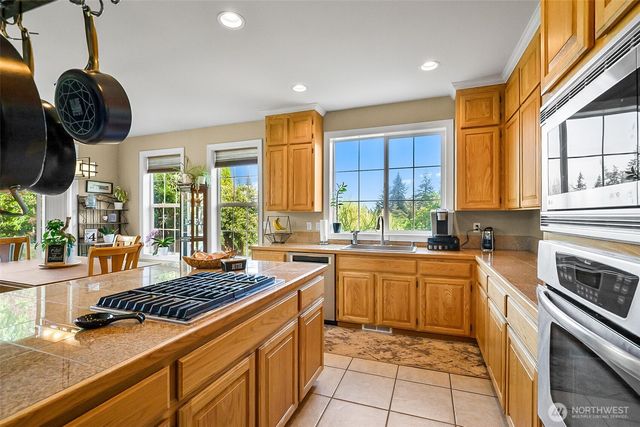 33 Zermatt Court, Camano Island, WA 98282