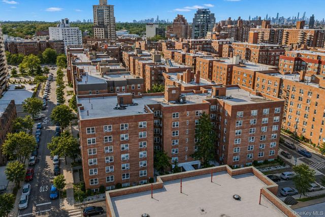 72-10 112th Street 3B, Forest Hills, NY 11375