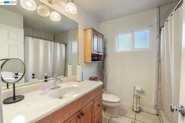 1427 Snyder St, Manteca, CA 95336