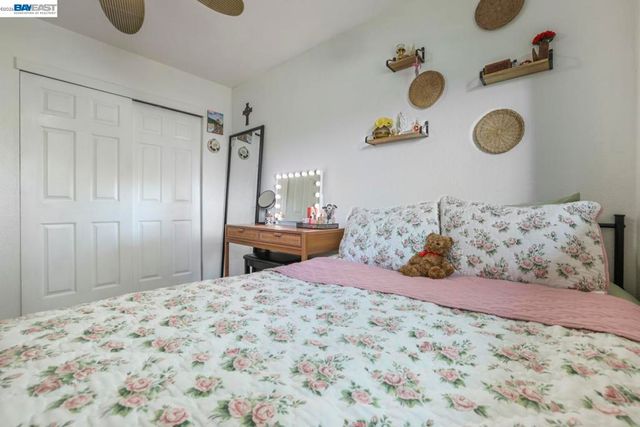 1427 Snyder St, Manteca, CA 95336