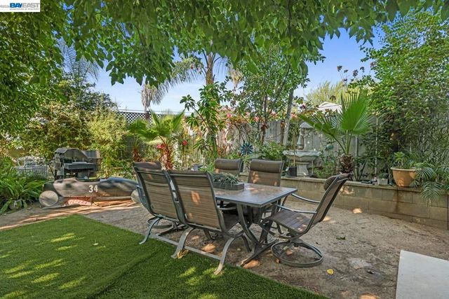 1427 Snyder St, Manteca, CA 95336