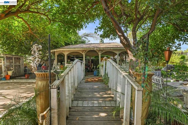 1427 Snyder St, Manteca, CA 95336