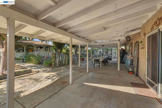 1427 Snyder St, Manteca, CA 95336
