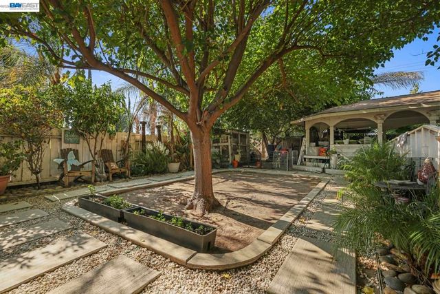 1427 Snyder St, Manteca, CA 95336