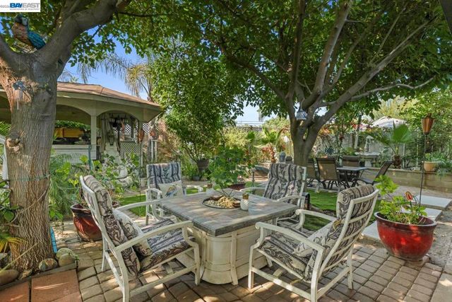 1427 Snyder St, Manteca, CA 95336