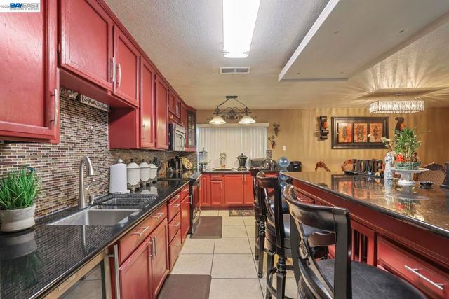 1427 Snyder St, Manteca, CA 95336