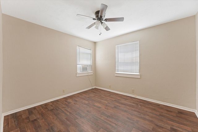 1808 Prairie View Drive, Dallas, TX 75235