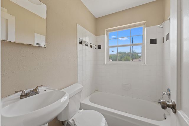 1808 Prairie View Drive, Dallas, TX 75235
