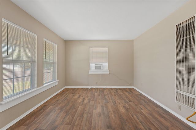1808 Prairie View Drive, Dallas, TX 75235