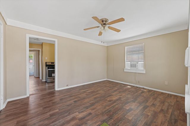 1808 Prairie View Drive, Dallas, TX 75235