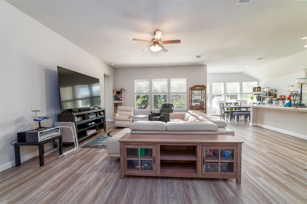 273 Rimrock CT, Bastrop, TX 78602