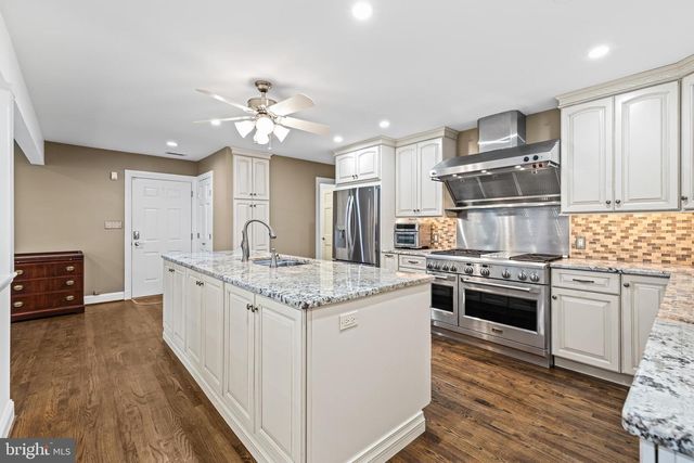 19 SEMINARY DR, Lutherville Timonium, MD 21093