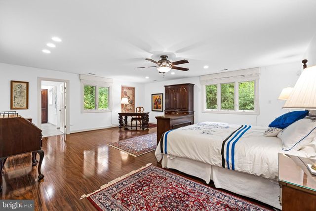 19 SEMINARY DR, Lutherville Timonium, MD 21093