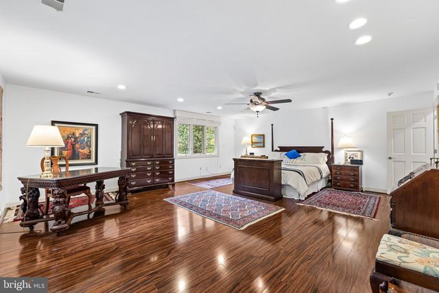 19 SEMINARY DR, Lutherville Timonium, MD 21093