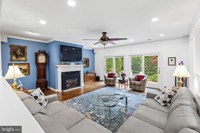 19 SEMINARY DR, Lutherville Timonium, MD 21093