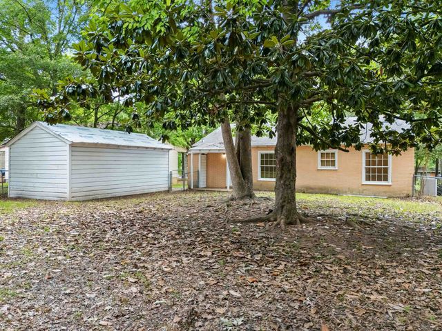 627 Helen, Kilgore, TX 75662