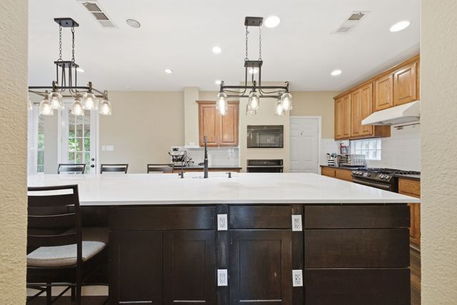 1605 Hawkins Court, Carrollton, TX 75010