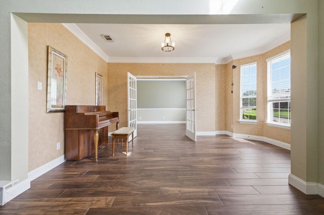 1605 Hawkins Court, Carrollton, TX 75010