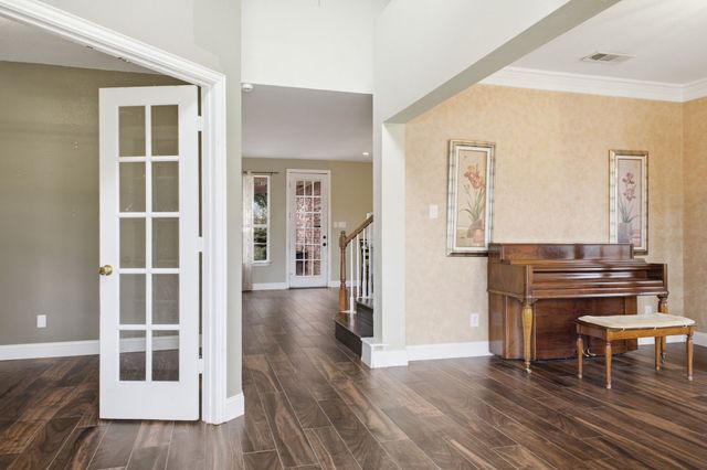 1605 Hawkins Court, Carrollton, TX 75010