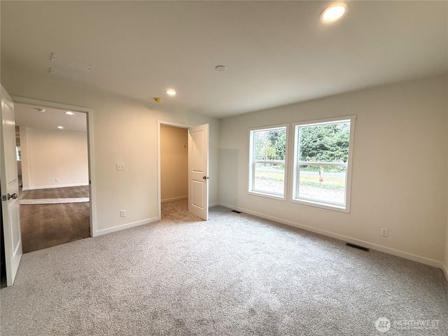 854 Mount Olympus Avenue SE, Ocean Shores, WA 98569