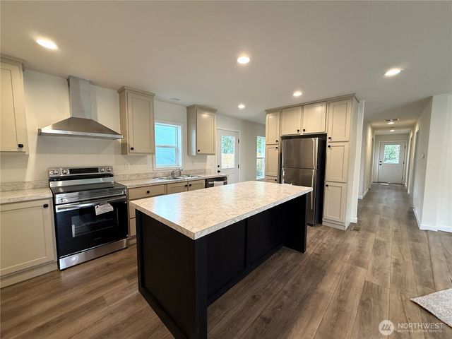 854 Mount Olympus Avenue SE, Ocean Shores, WA 98569