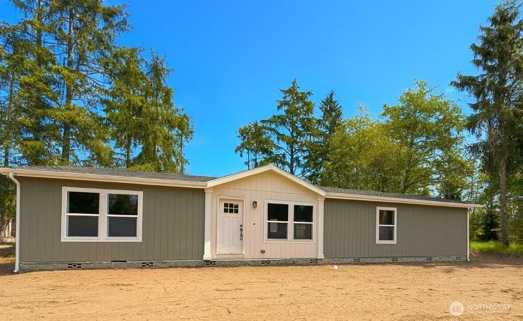 854 Mount Olympus Avenue SE, Ocean Shores, WA 98569