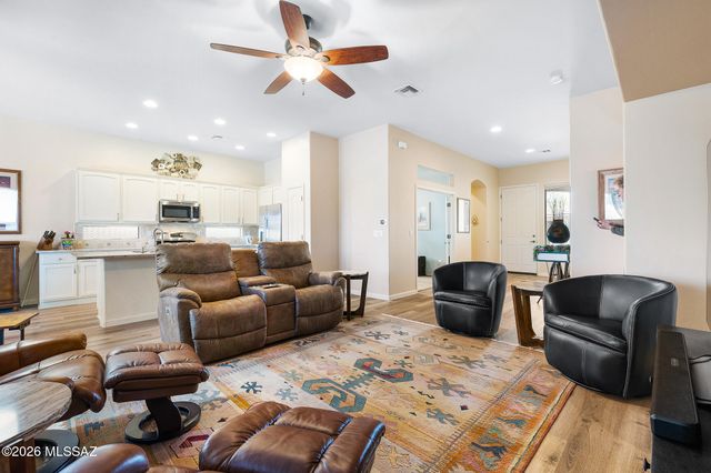 8523 N Shadow Wash Way, Tucson, AZ 85743