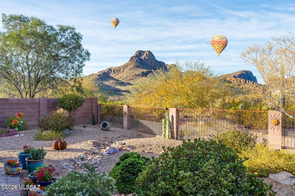 8523 N Shadow Wash Way, Tucson, AZ 85743