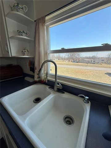 1302 Green Drive, Gallatin, MO 64640